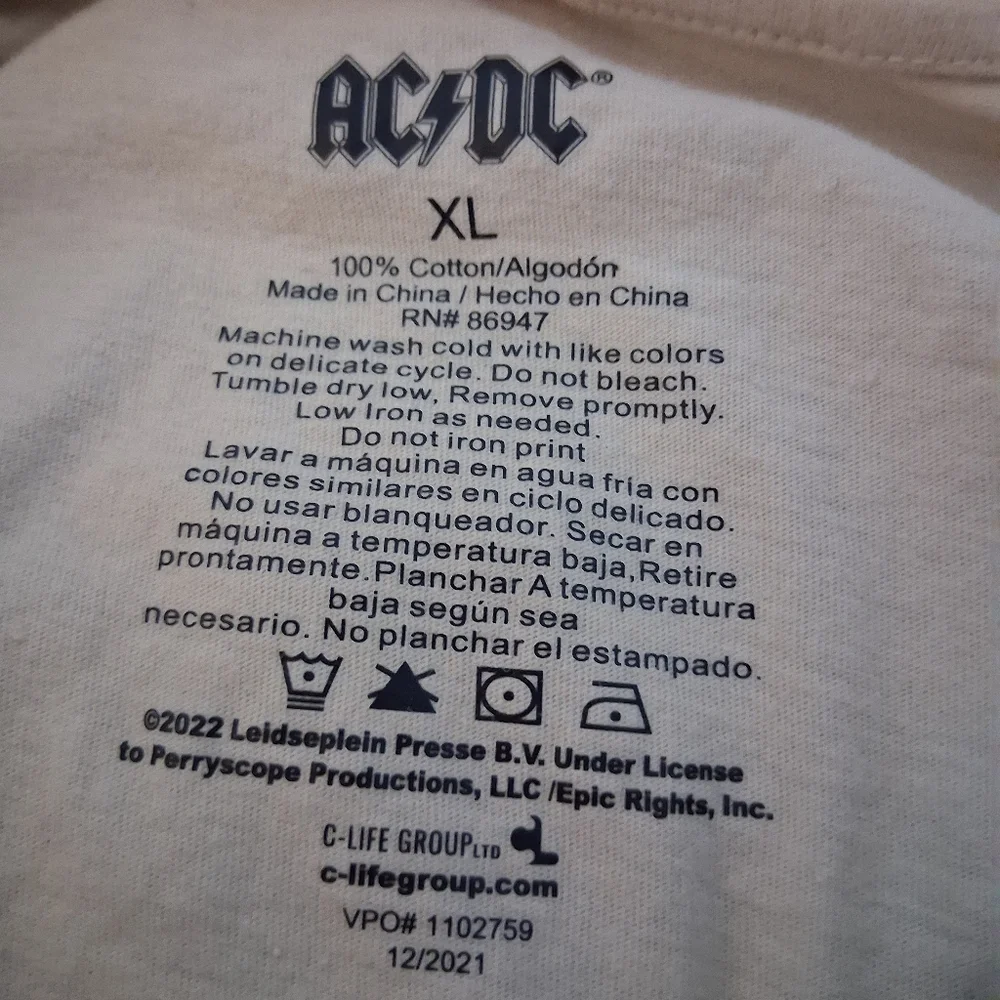 AC/DC Black and Cream Graphic Crop Top Size M - Picture 3 of 5